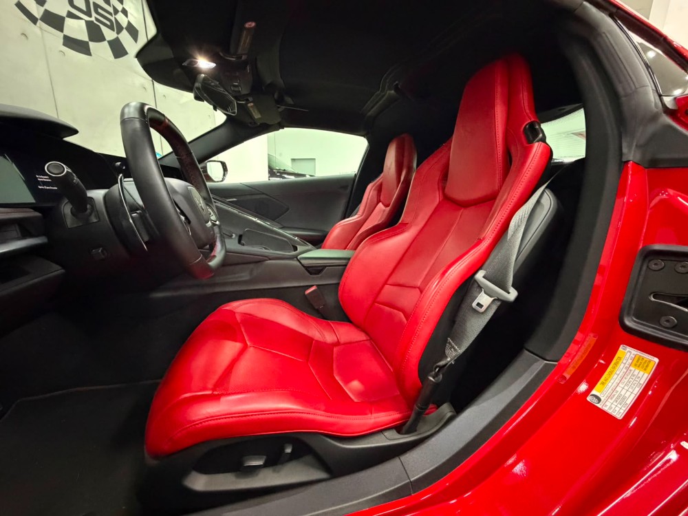 Chevrolet Corvette Stingray C8 — foto 9